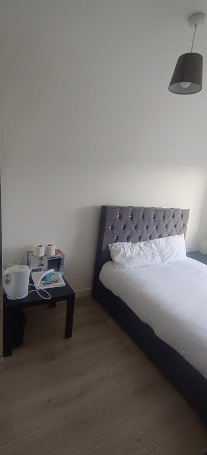 Vishisamarth H8: Convenient City Stay with Amenities Manchester Exterior photo