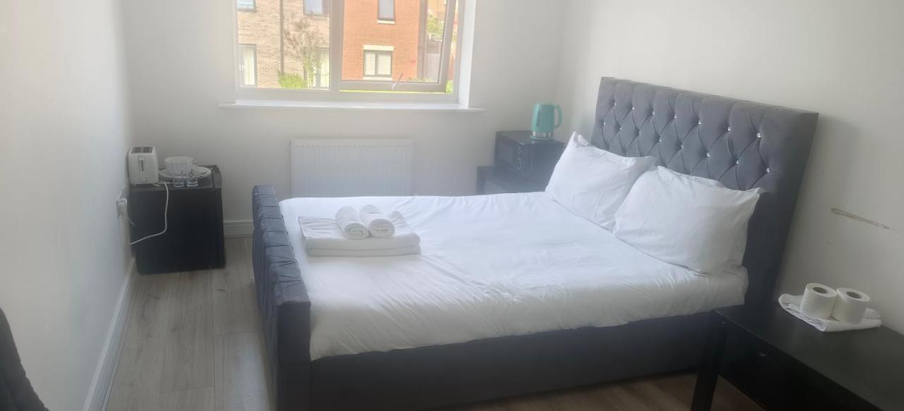Vishisamarth H8: Convenient City Stay with Amenities Manchester Exterior photo